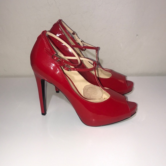 Guess | Suzie Red Patent Leather Platform Pumps - Picture 3 of 6